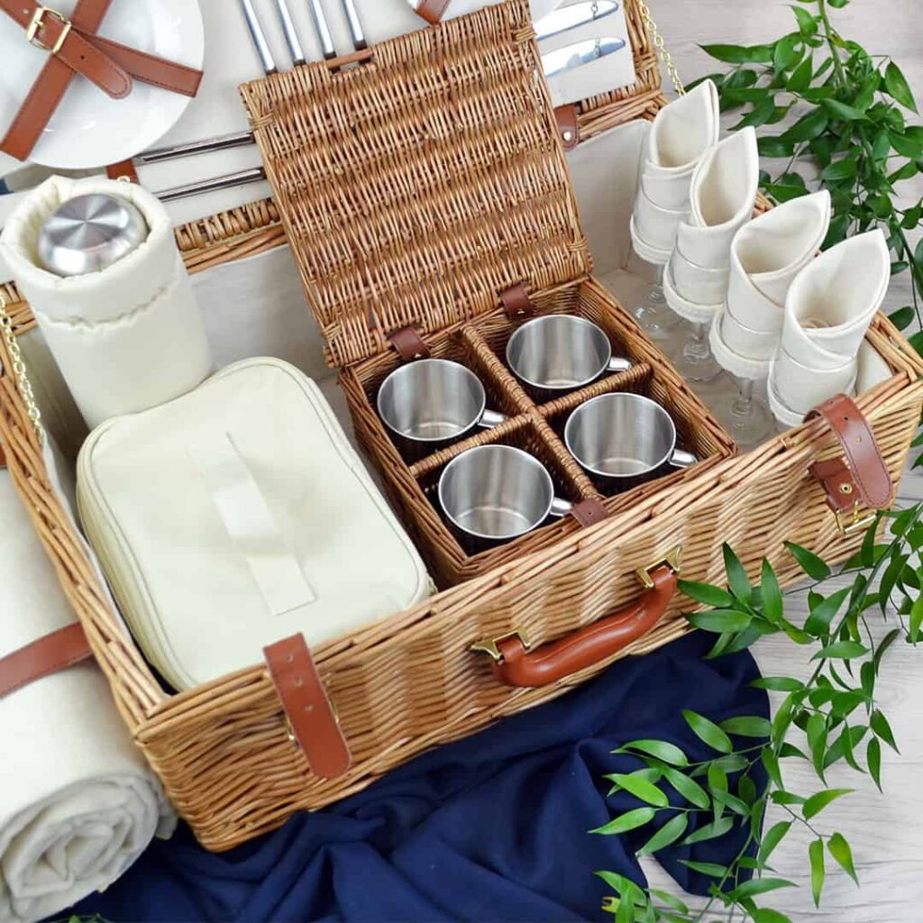 picnic hamper