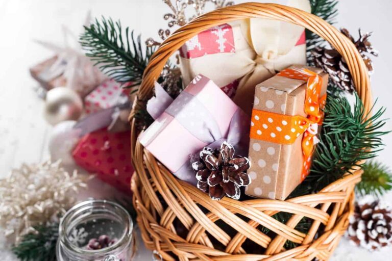 Top 10 Christmas Gift Hampers Perfect for Friends and Family